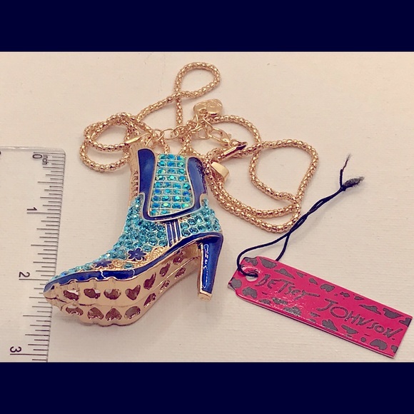 Cowboy/Cowgirl Boot Pendant.(similar to B Johnson style) - Picture 3 of 4